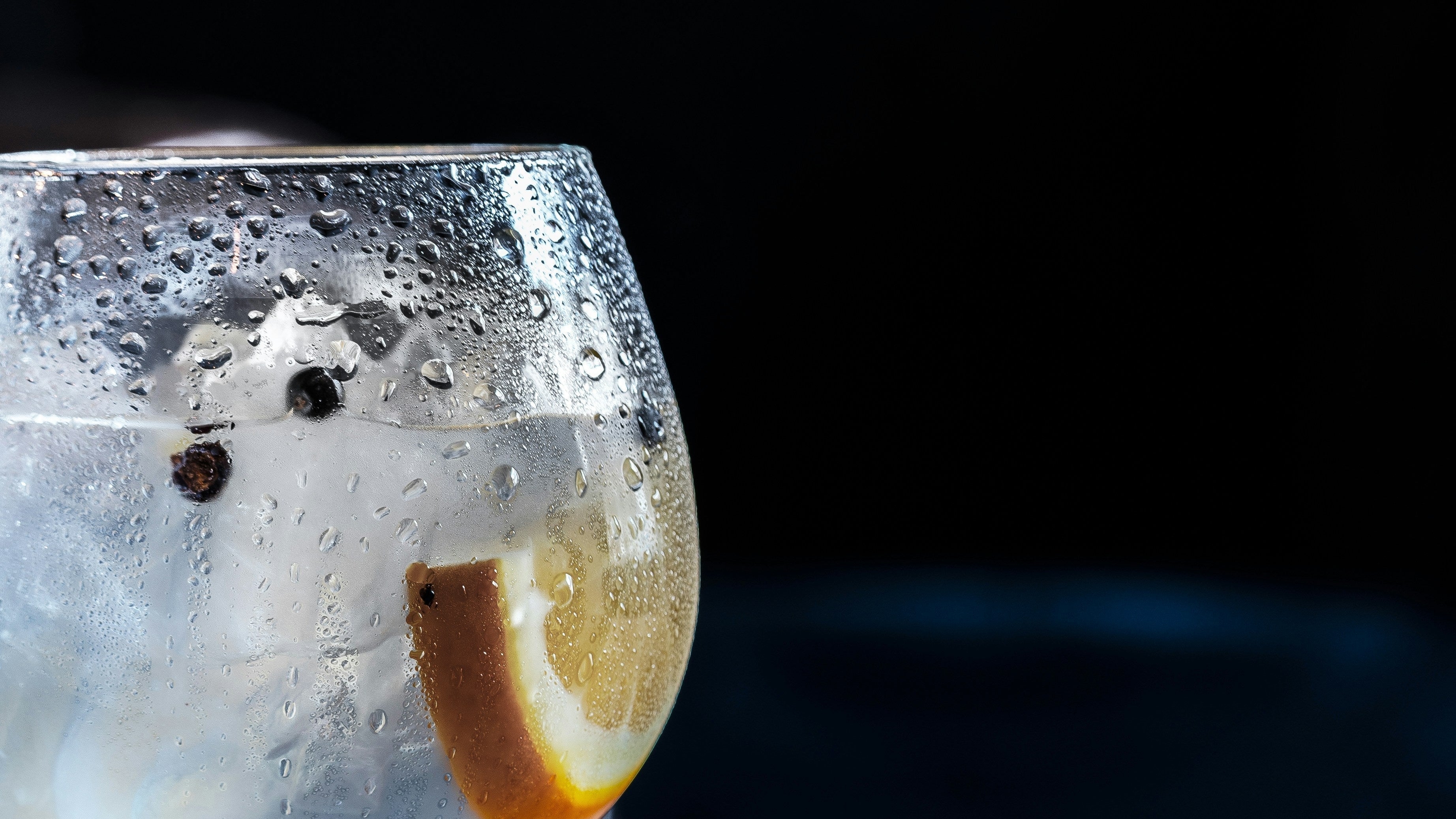 Gin tonic : comment choisir le tonic idéal pour révéler les arômes d’un gin artisanal ?